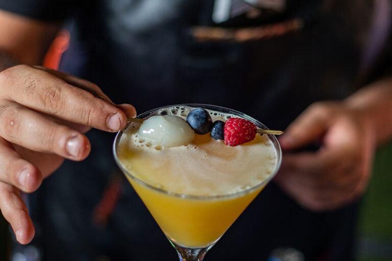 RARE0064 The Non-Alcoholic Cocktail (0.0% Alcohol-free)